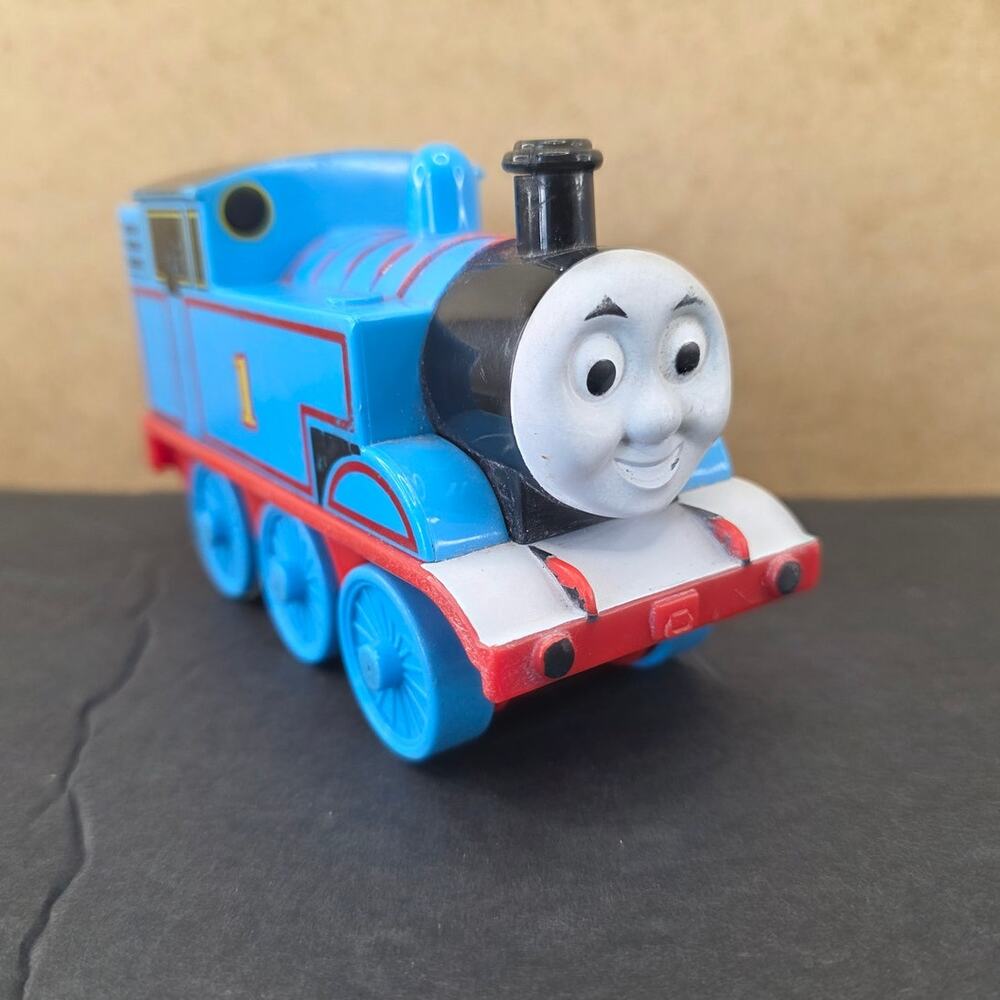 Thomas & Friends 2005 Tomy electronic toy train Thomas